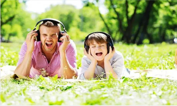What kind of headphones are suitable for children